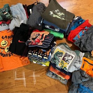 Boys Nike, Spider-Man, dinosaur Kids Clothing Bundle over 30 pieces